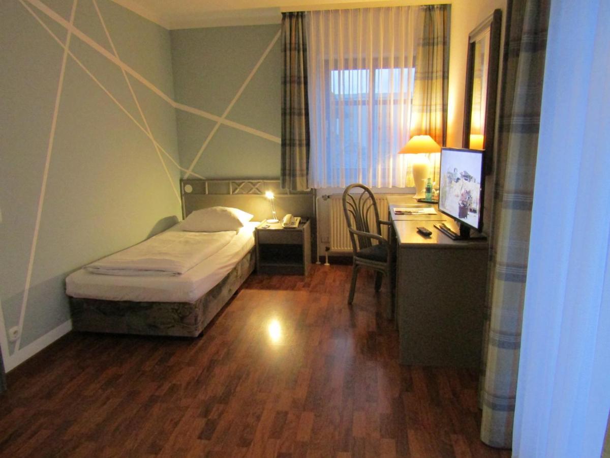 Economy Single Room,761686798:JPEG