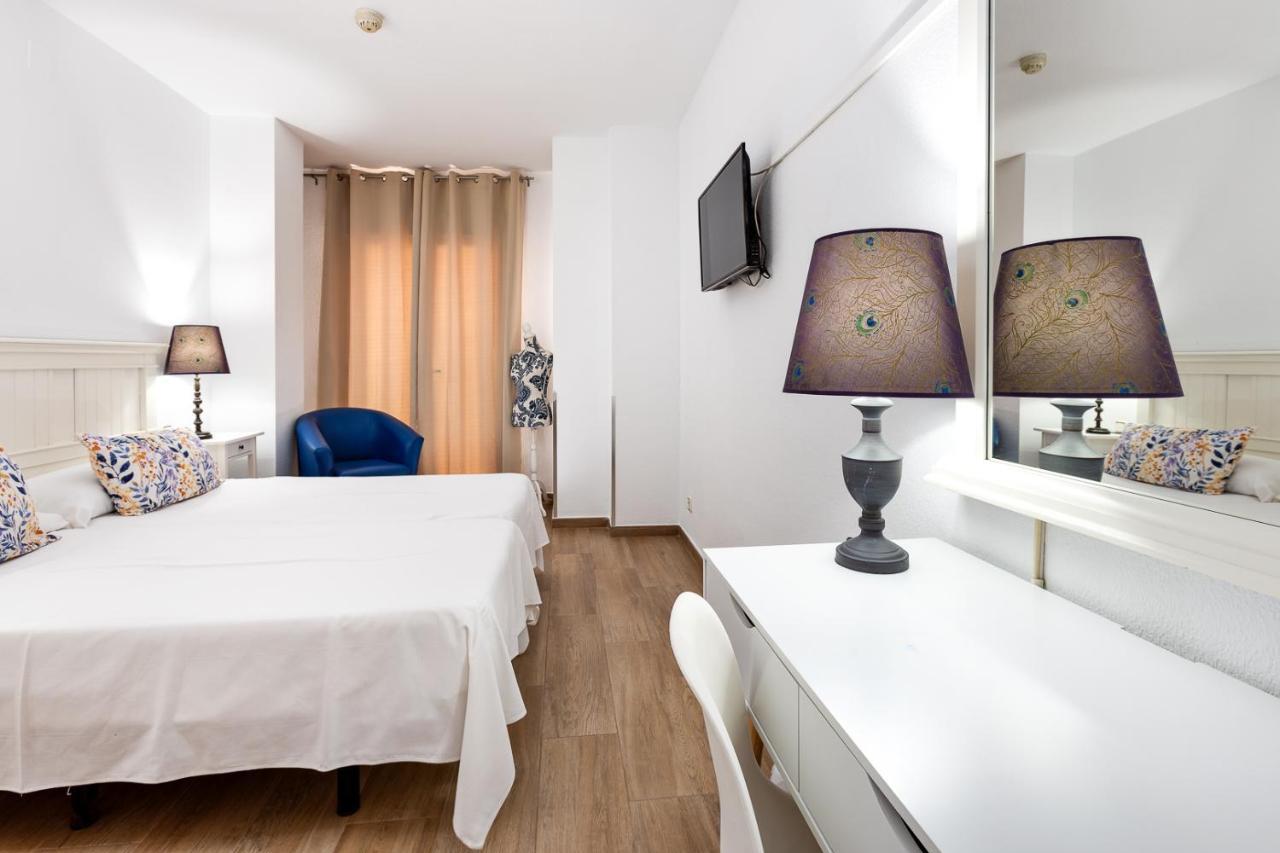Doppel-/Zweibettzimmer mit Stadtblick