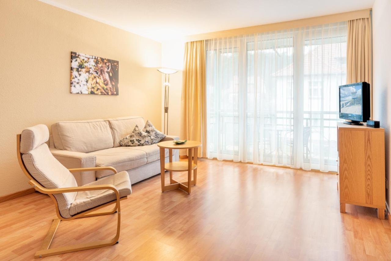Budget One-Bedroom Apartment Balcony,1038046252:JPEG