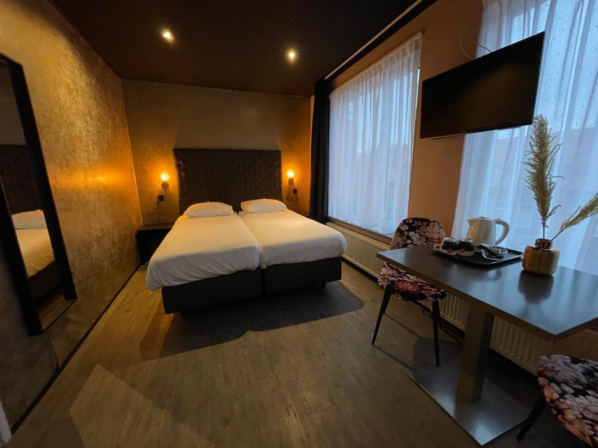 Double Room,1084667110:JPEG