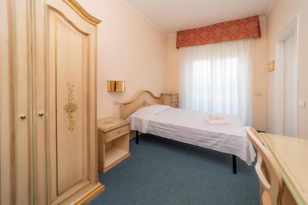 Single Room,1090147041:JPEG