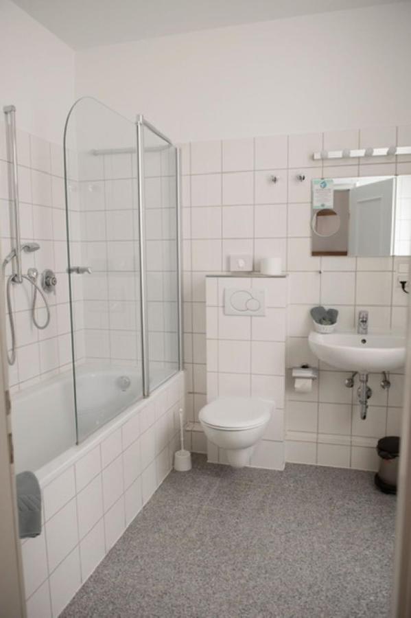 Vierbettzimmer mit Gemeinschaftsbad