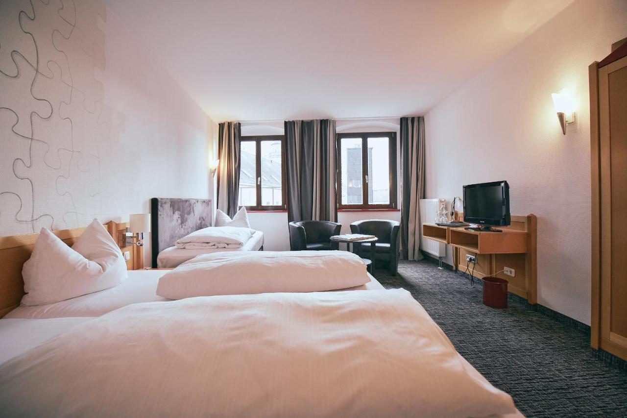 Doppel-/Zweibettzimmer mit Zustellbett
