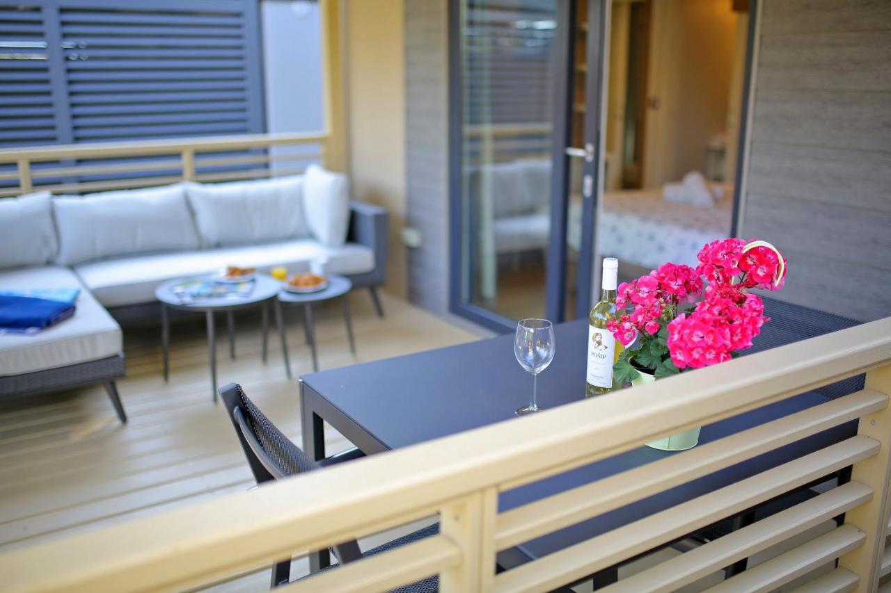 Mobile Home Terrace,1093052319:JPEG