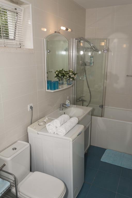 One-Bedroom Apartment with Balcony and Sea View,109861857:JPEG