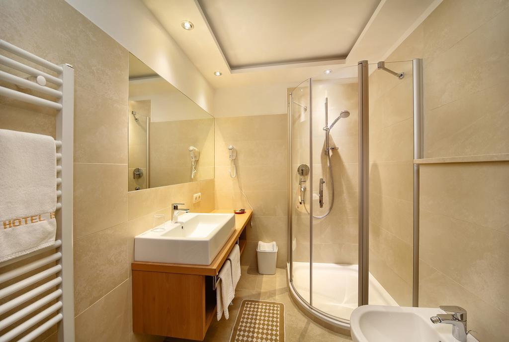 Doppelzimmer mit Balkon