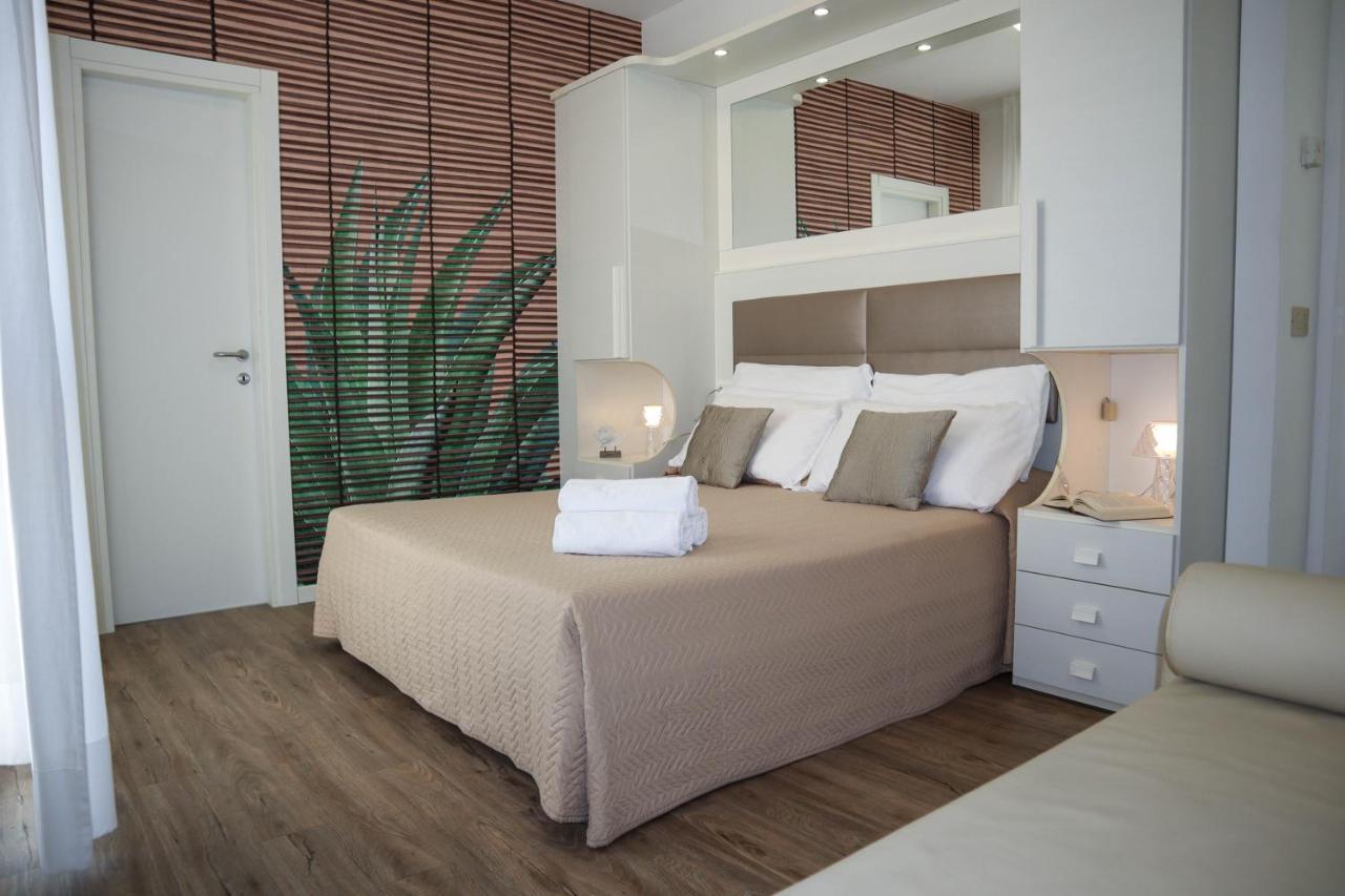 Quadruple Room with Lateral Sea View,1294863256:JPEG