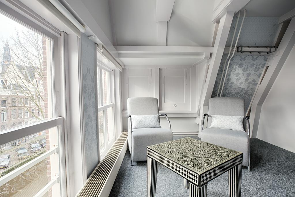 Doppel-/Zweibettzimmer mit Kanalblick
