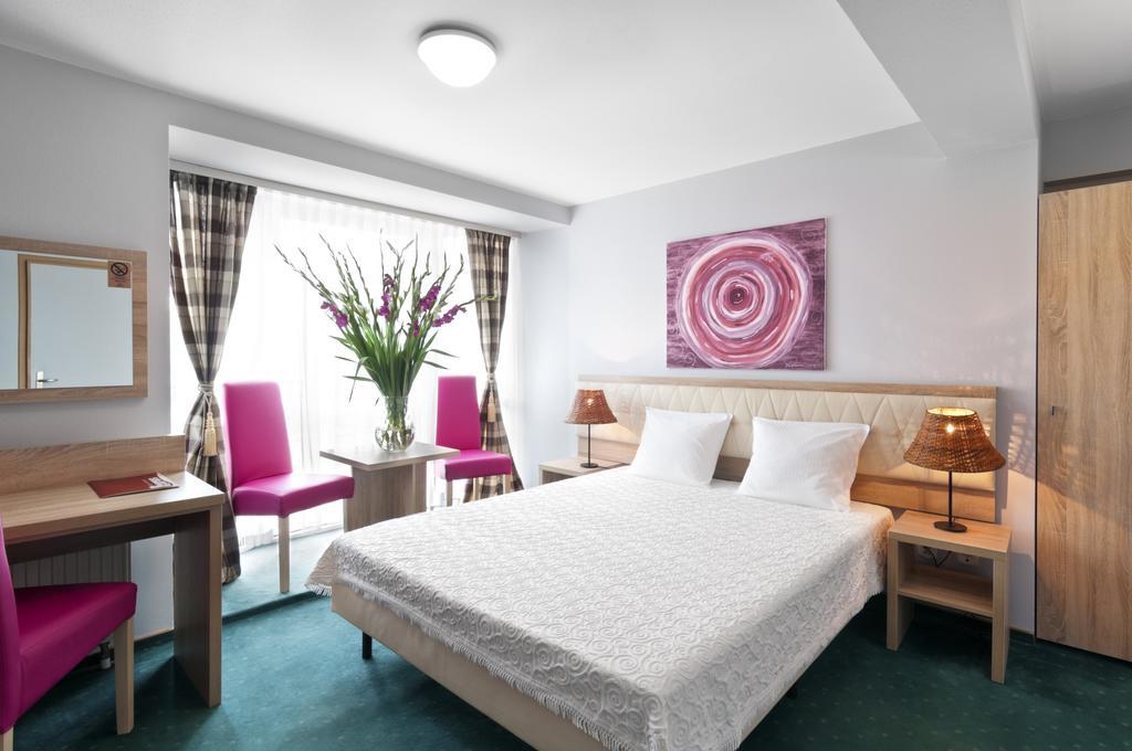 Double Room,999725409:JPEG