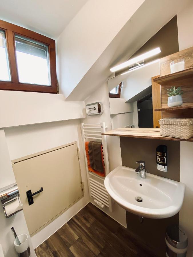 Einzelzimmer mit Balkon