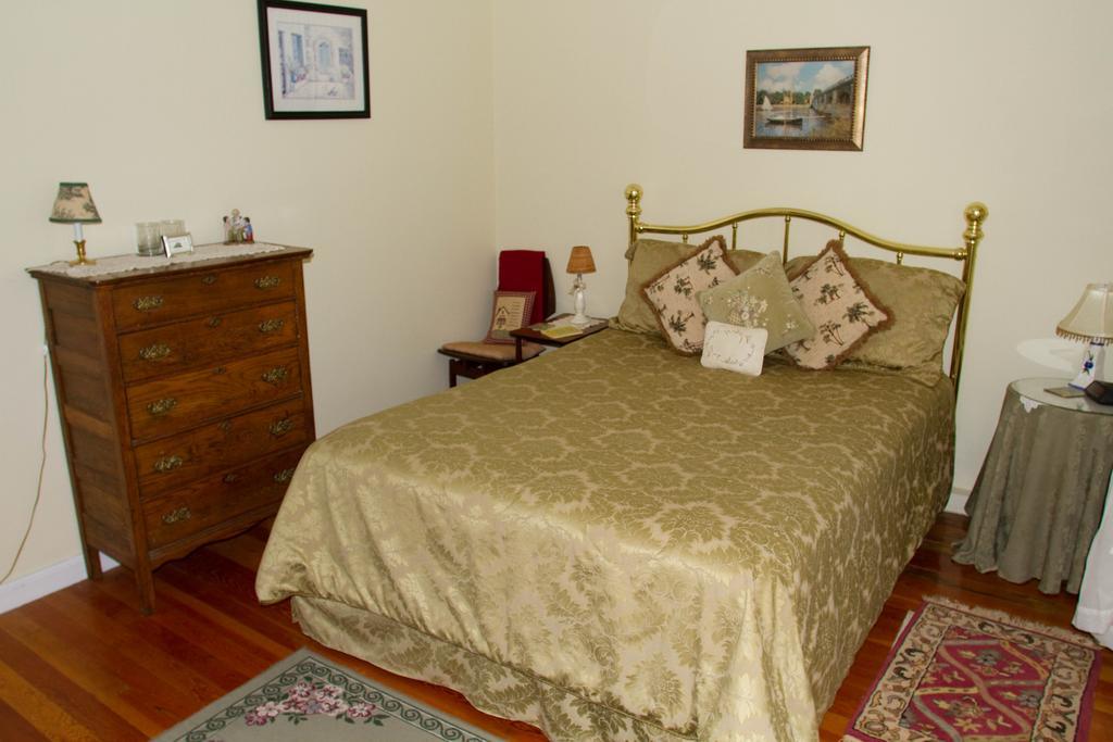 One-Bedroom Apartment Suite