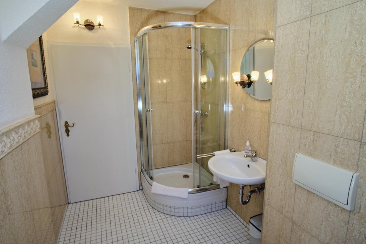 Single Room with Shared Bathroom,1178114557:JPEG