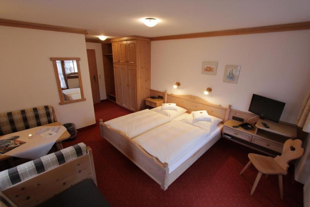 Doppelzimmer mit Balkon