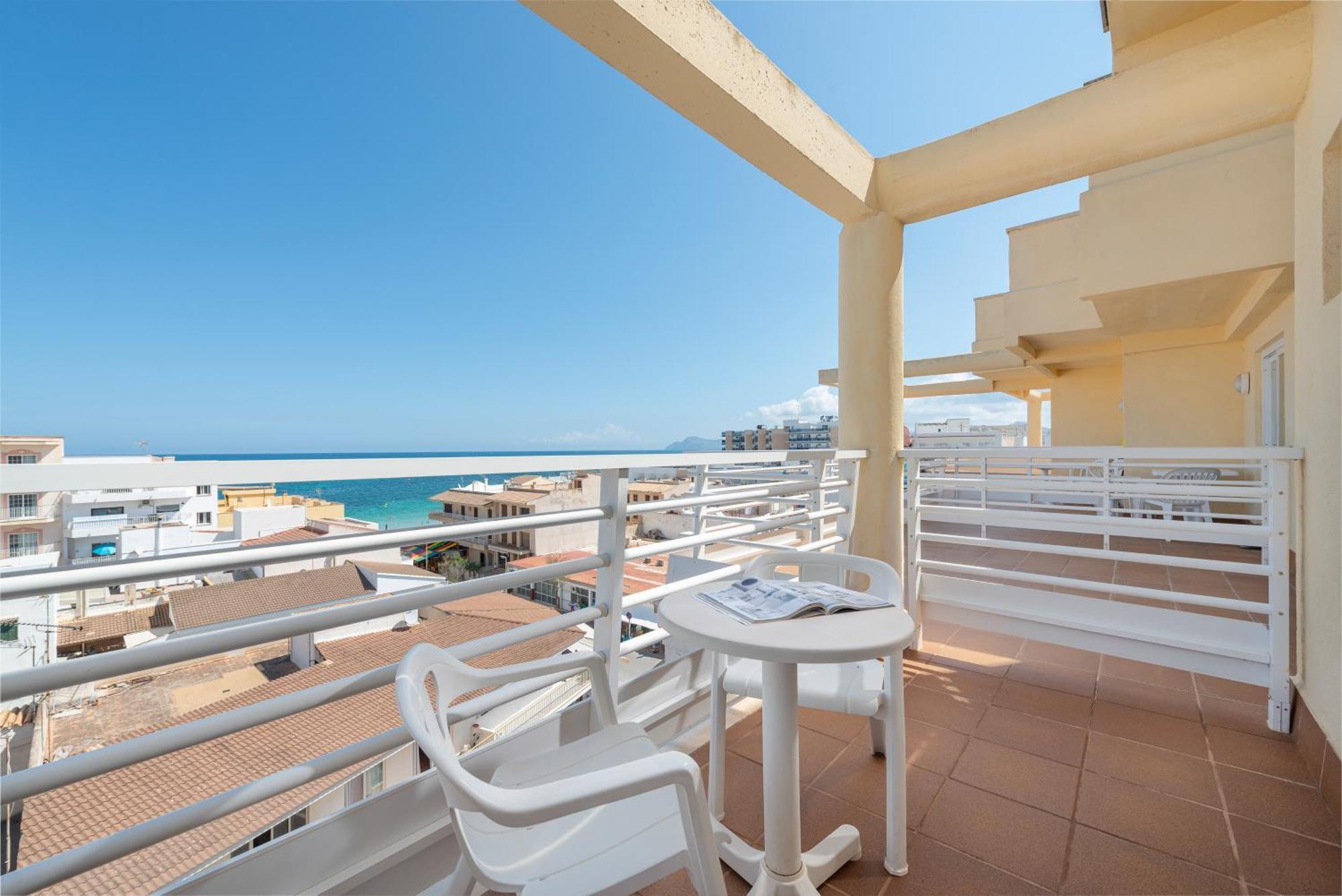 Deluxe Doppelzimmer mit Balkon und Meerblick