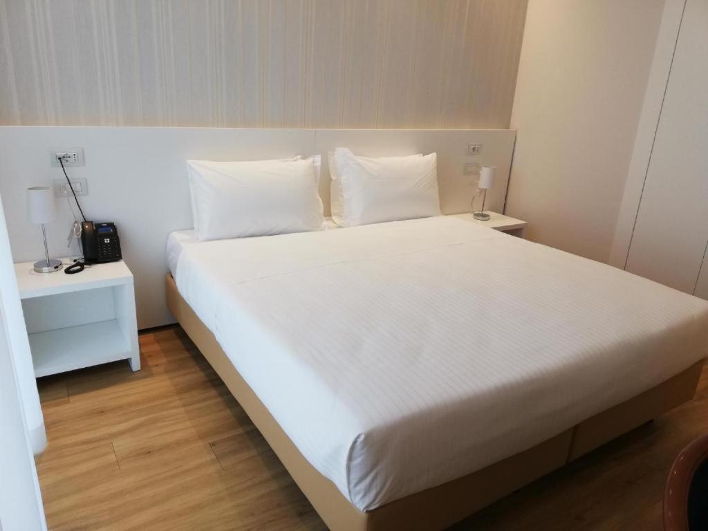 Single Room,1272732478:JPEG