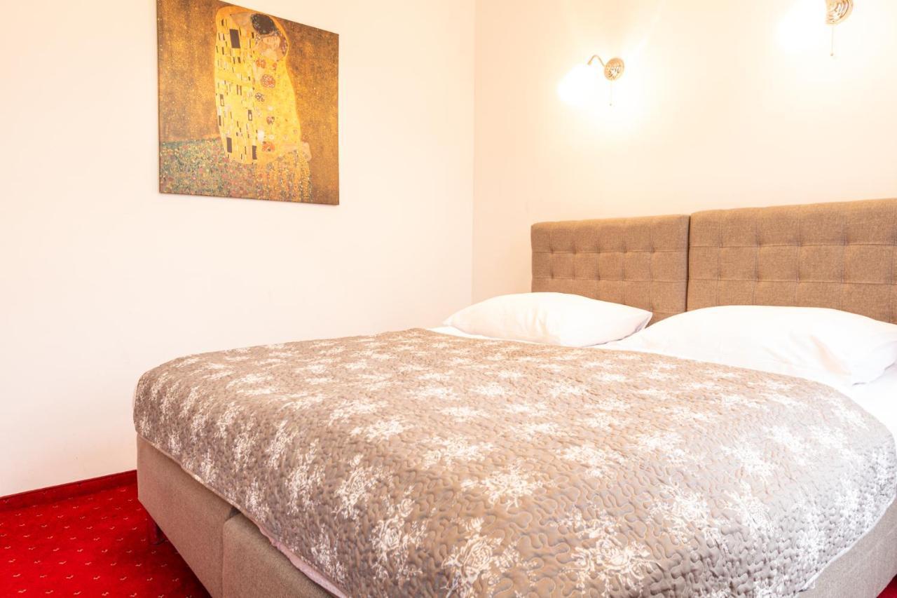 Triple Room,1233391841:JPEG