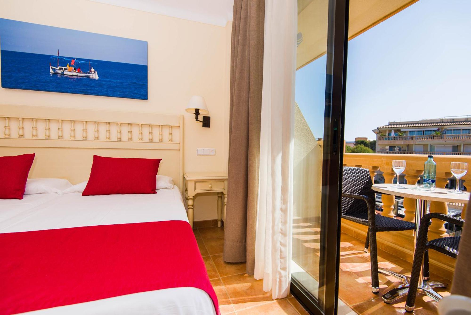 Twin Room (2 Adults + 1 Child),1272387967:JPEG