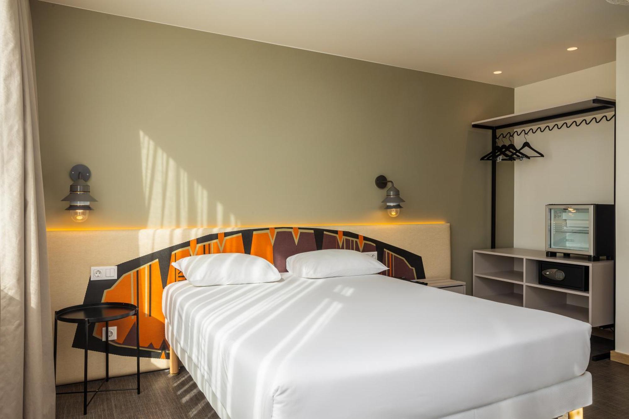 Großes Doppelzimmer mit Balkon und Aussicht