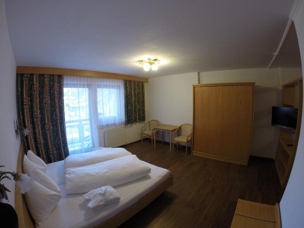 Standard Family Room,1588567653:JPEG