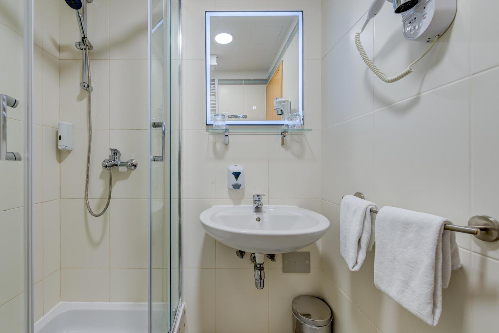 Classic Doppel- oder Zweibettzimmer mit Meerblick