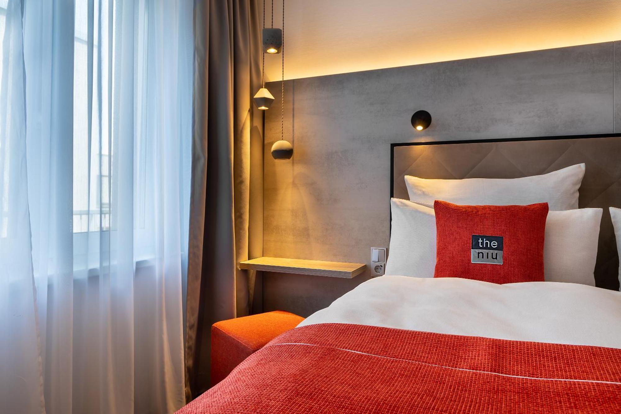 Standard Queen Room - Accessible,1589383642:JPEG