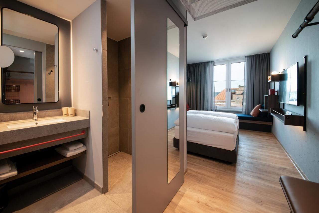 Room SKIPPER