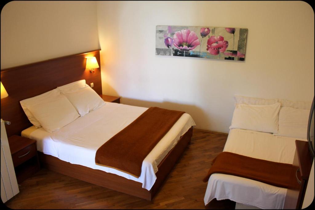 Triple Room,1556896177:JPEG