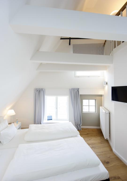 Single Room,721427092:JPEG