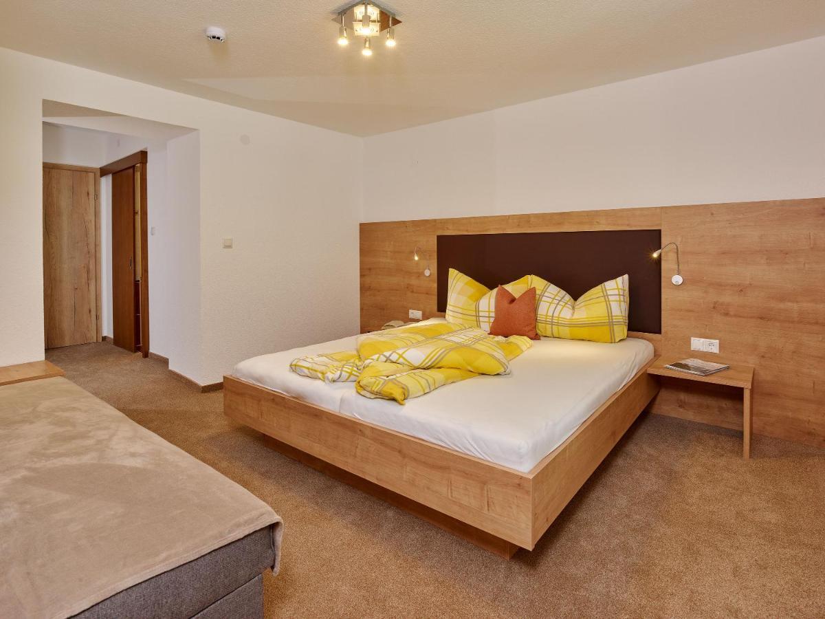 One-Bedroom Apartment,1181024806:JPEG