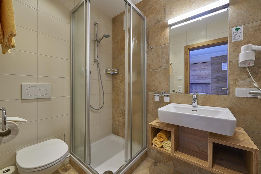 Double Room with Balcony or Terrace,133516302:JPEG