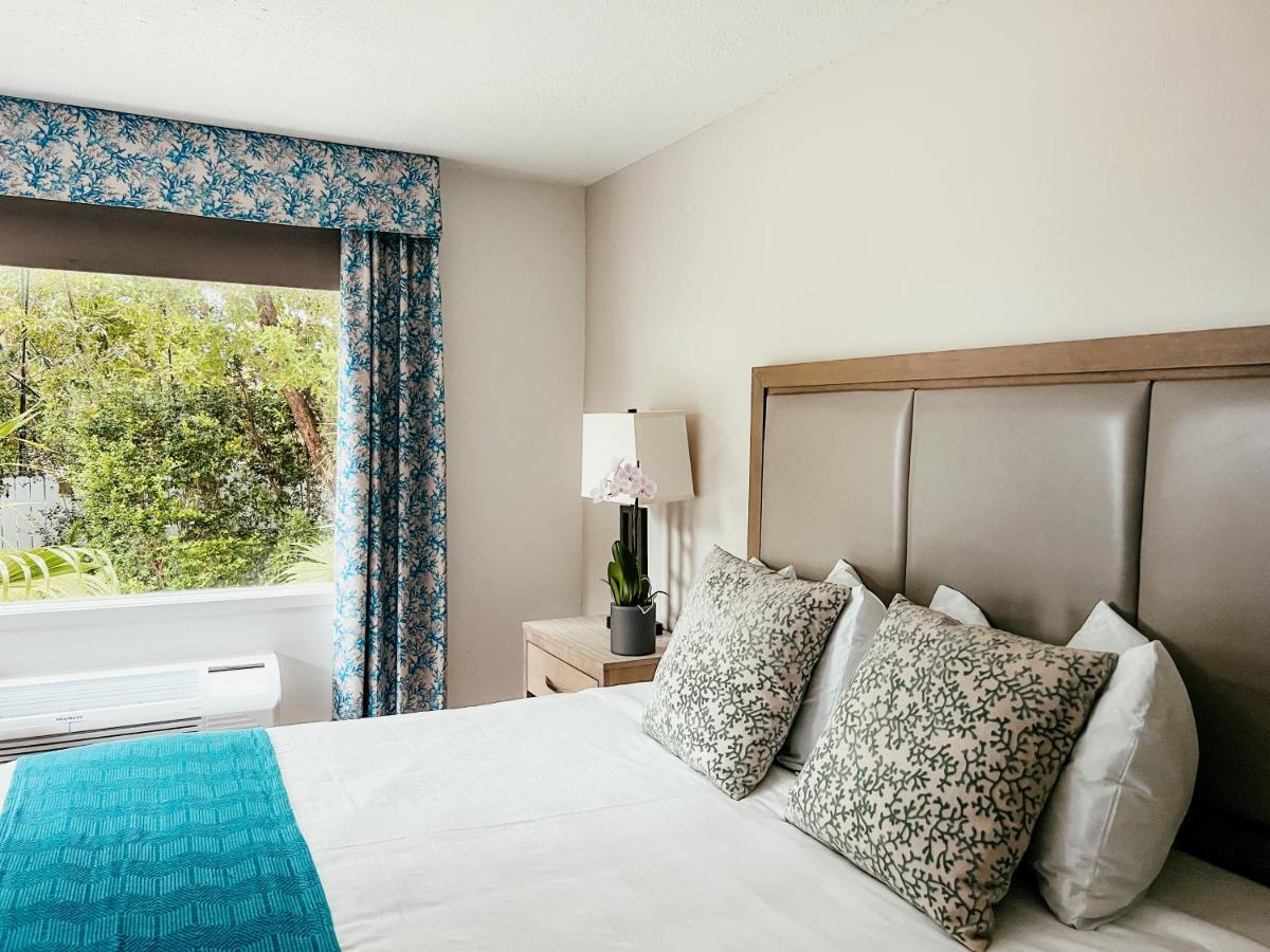 Premier Zimmer mit 2 Doppelbetten und Inselblick