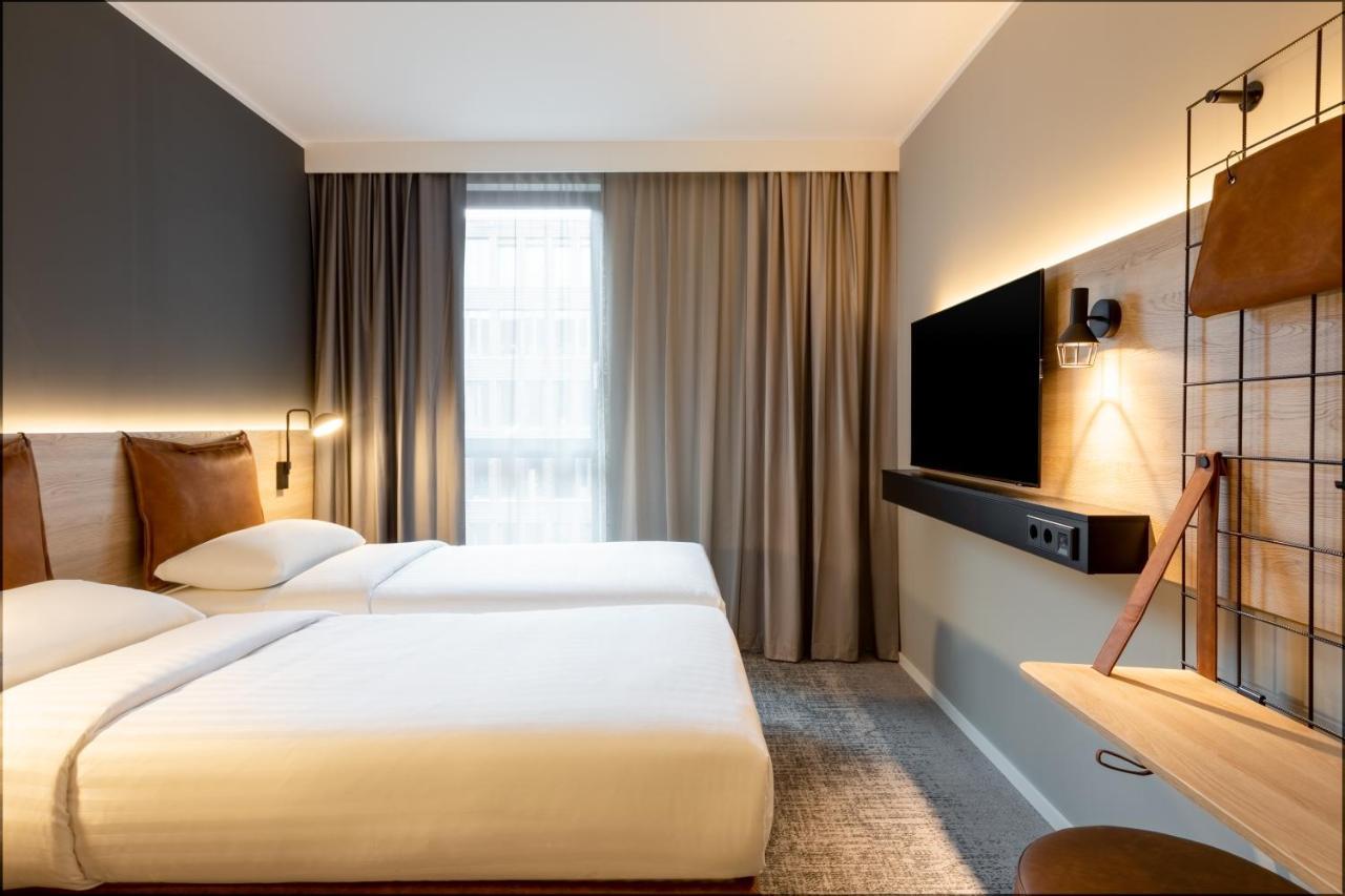 Moxy Twin Room,1366067870:JPEG
