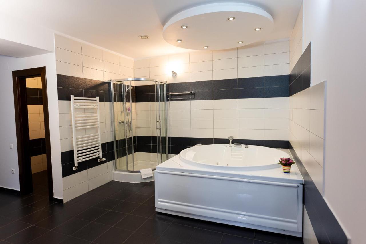 Deluxe Apartment,1526932894:JPEG