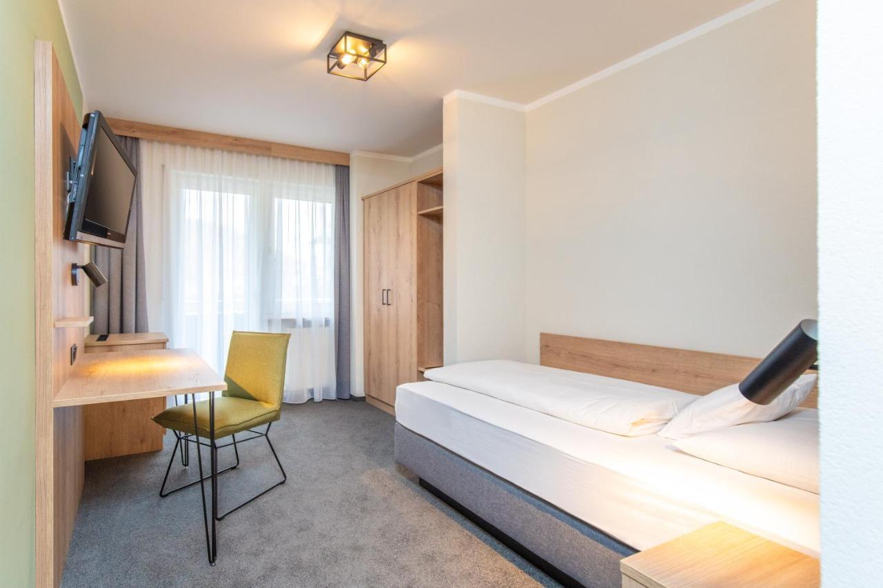 Single Room,1364072378:JPEG
