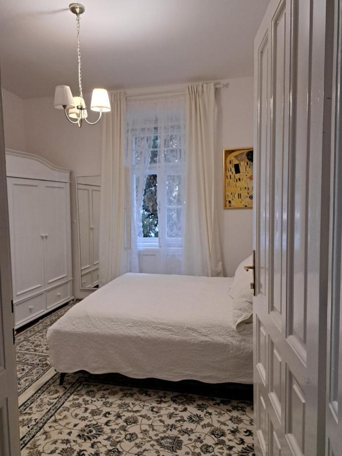Doppelzimmer mit eigenem externen Bad