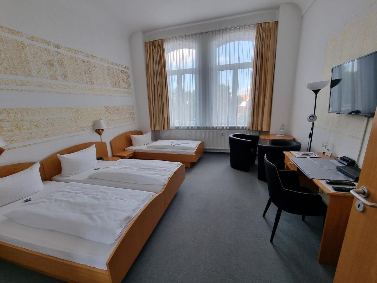 Triple Room,908909377:JPEG