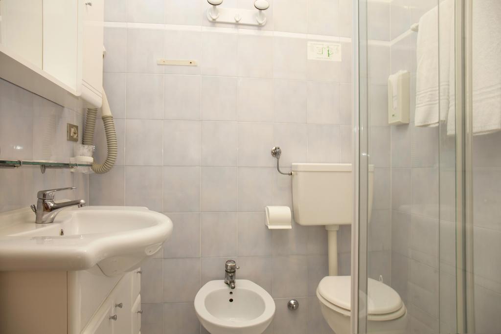 Standard Double Room,201484996:JPEG