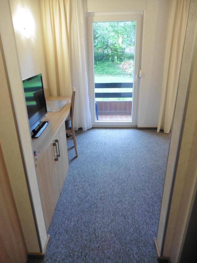 Small Single Room,1465905125:JPEG