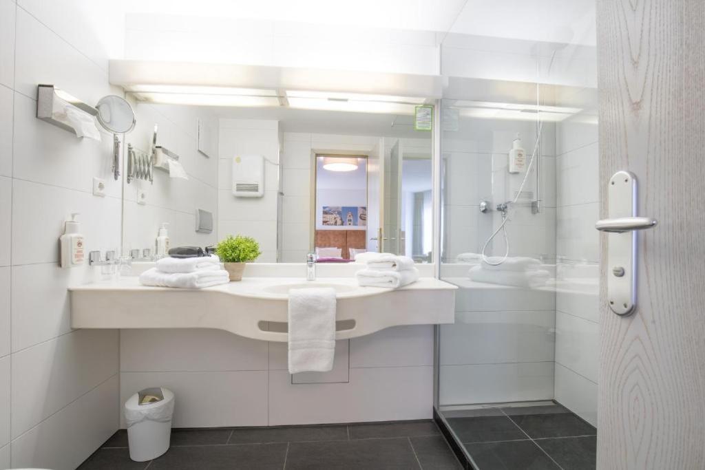 Independent Quadruple Room with Kitchenette,1539256915:JPEG