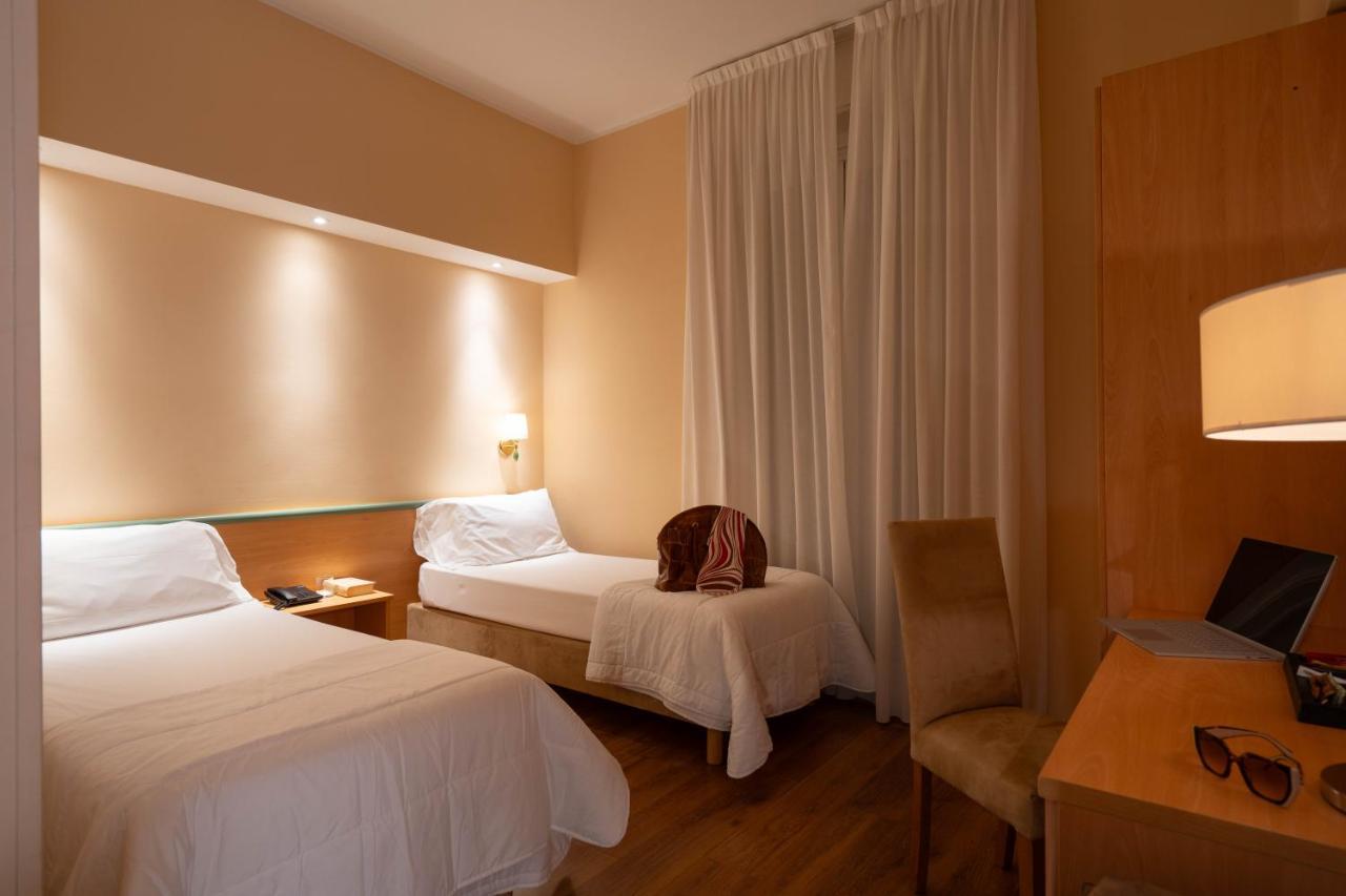 Double or Twin Room,1499075827:JPEG