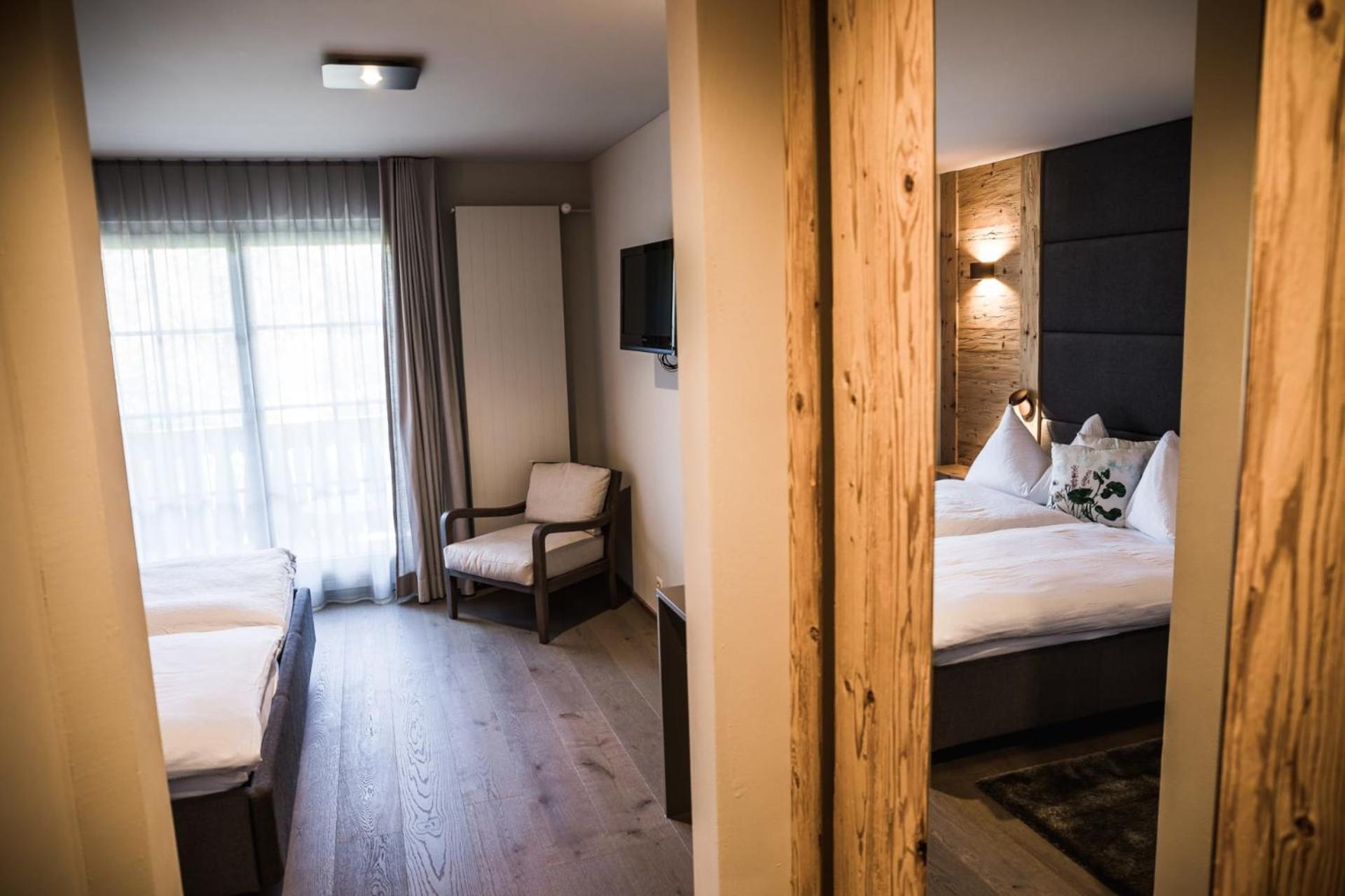 Large Double Room,1584528481:JPEG