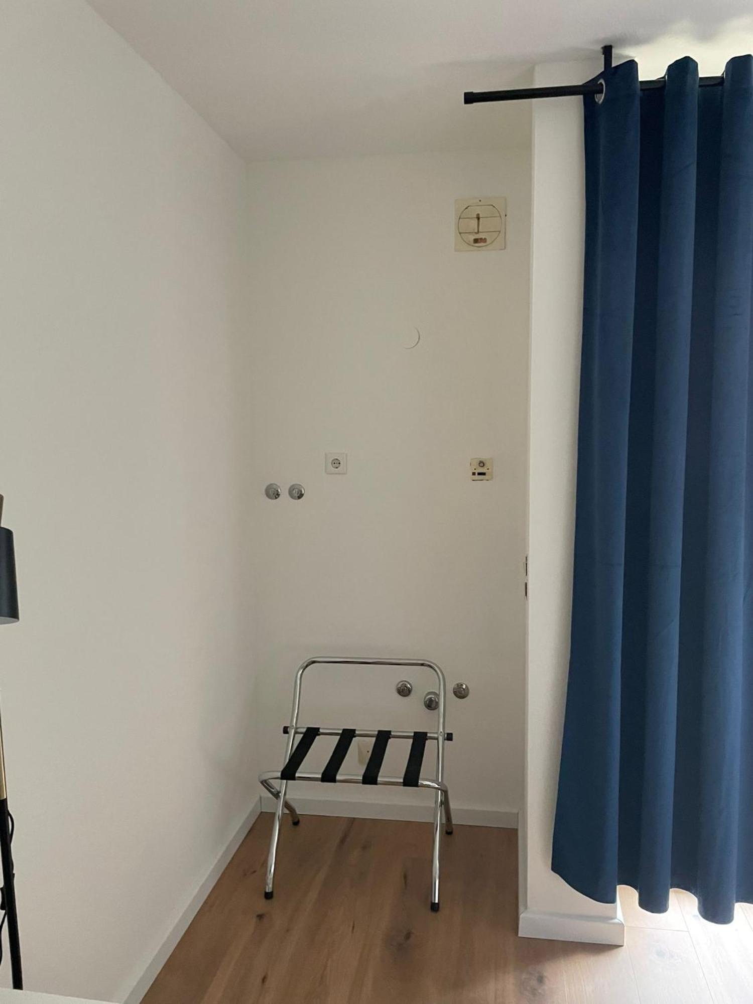 Single Room,1643170518:JPEG