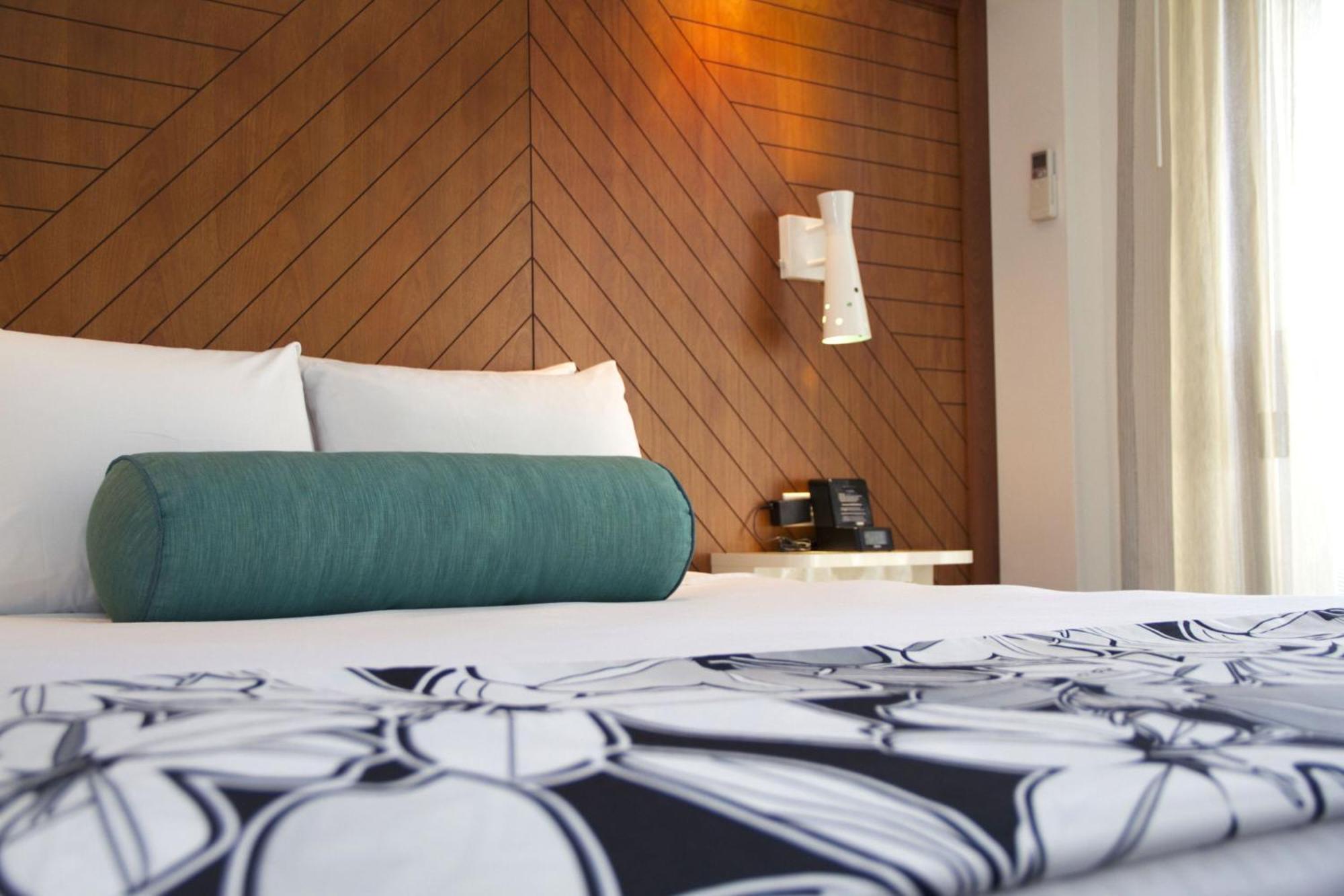 Club Suite King Bed,1706350928:JPEG