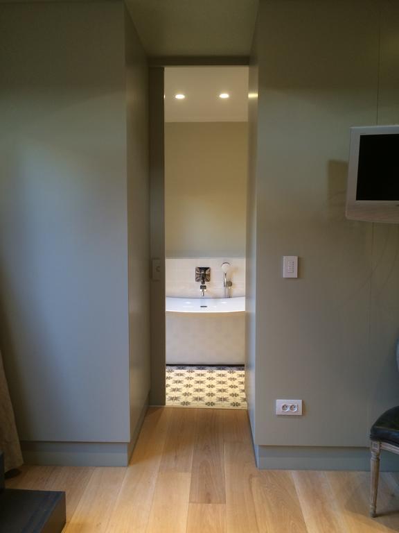 Family Room with Terrace and Air-conditioning,793978734:JPEG