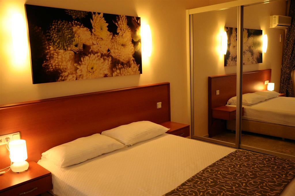 Standard Doppel- oder Zweibettzimmer mit Gartenblick