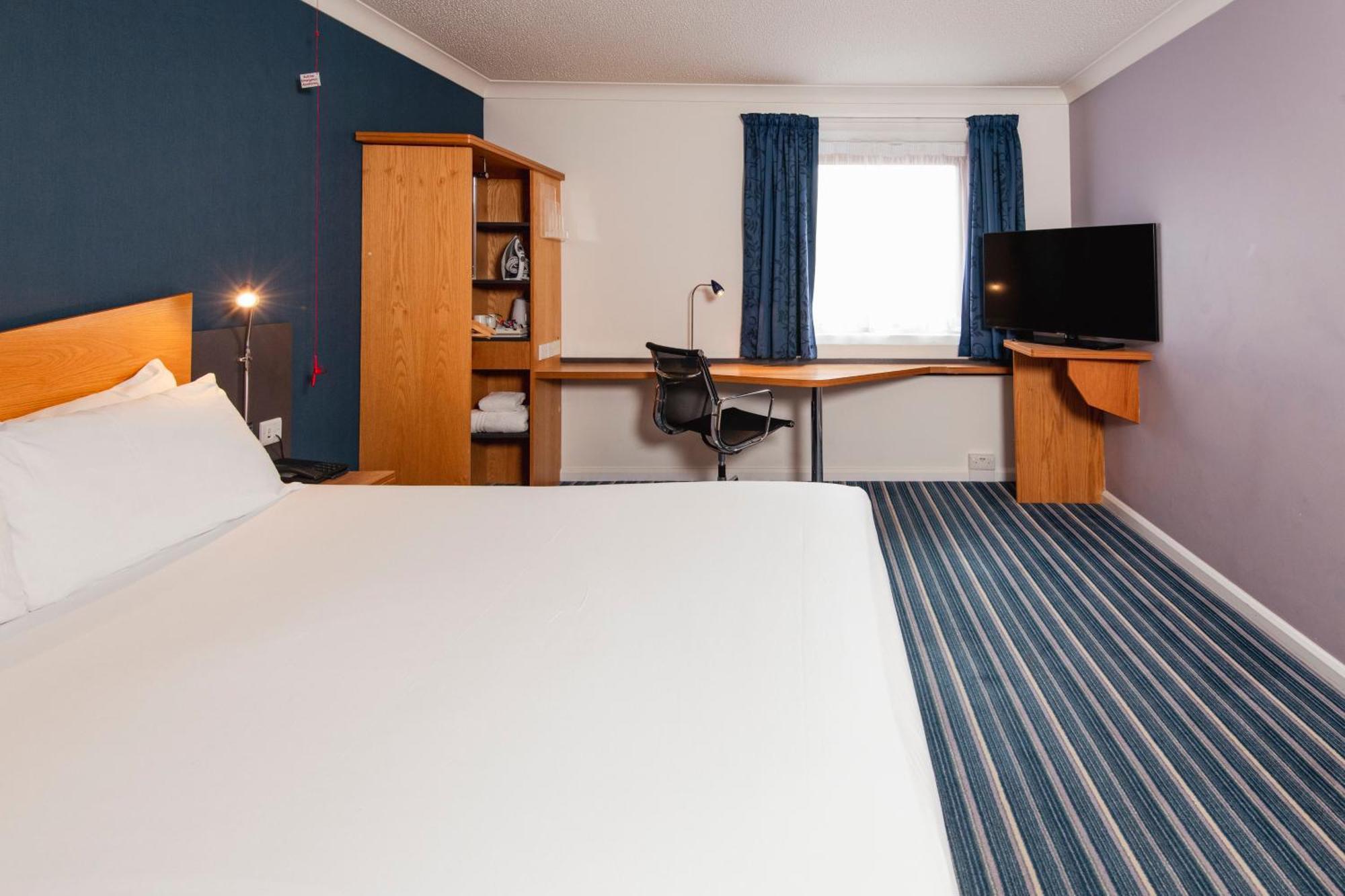Double Room with Free Hot Breakfast - Accessible,1516453132:JPEG