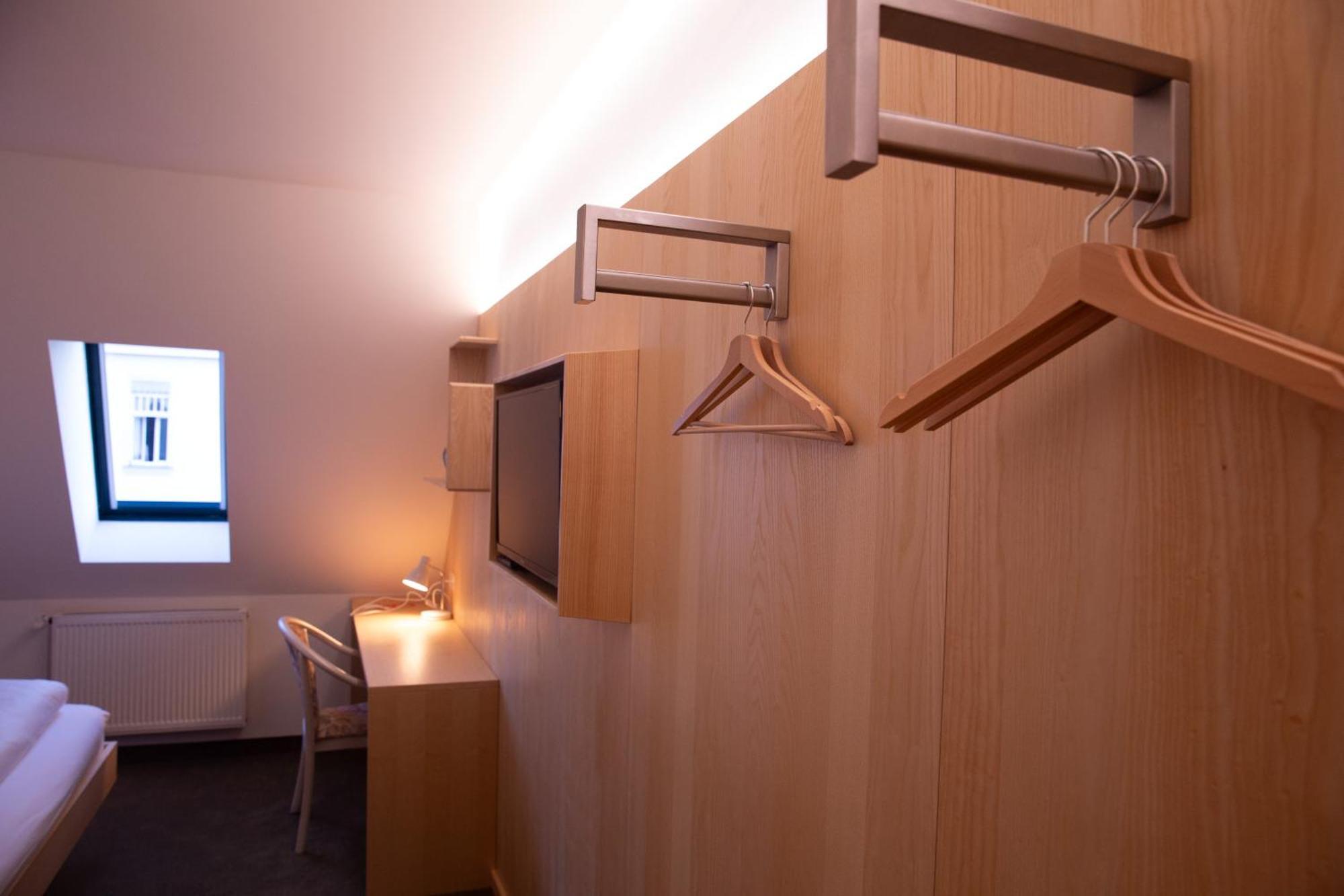 Superior Single Room,1521777100:JPEG