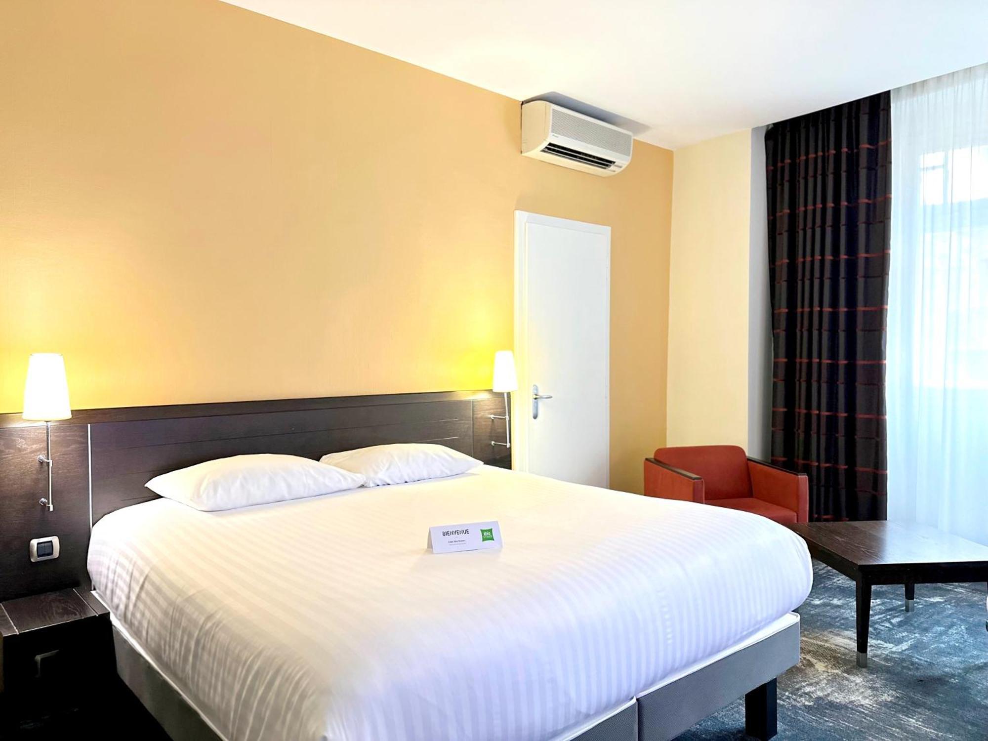 Standard Familiensuite mit 1 Doppelbett und Sofa
