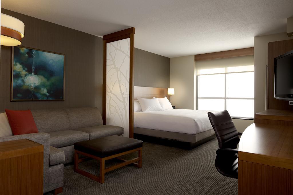 Zimmer mit Kingsize-Bett und Schlafsofa - Obere Etage