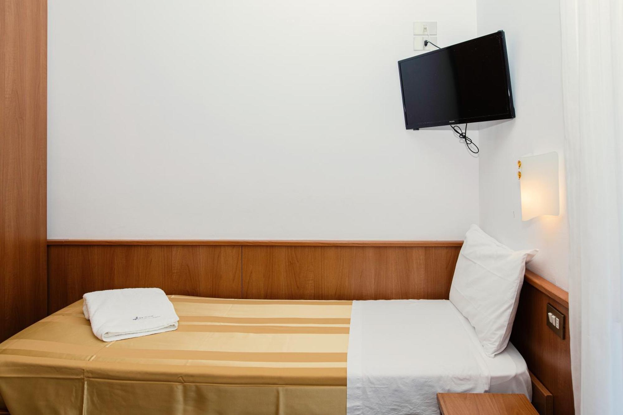 Small Twin Room